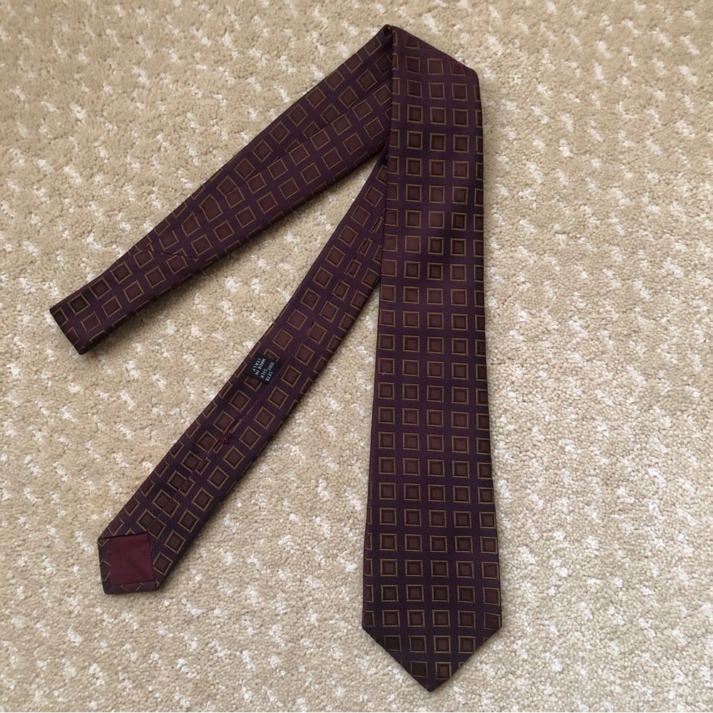 Kiton Eggplant Plum Purple Abstract Square Silk Printed tie, 3.5” Width